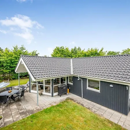 Valentin - 400m To The Fjord By Interhome